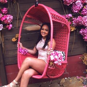 Meet your Posher, Alexis